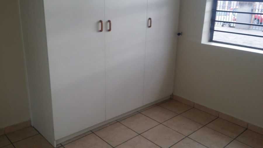 To Let 2 Bedroom Property for Rent in De Kuilen Western Cape